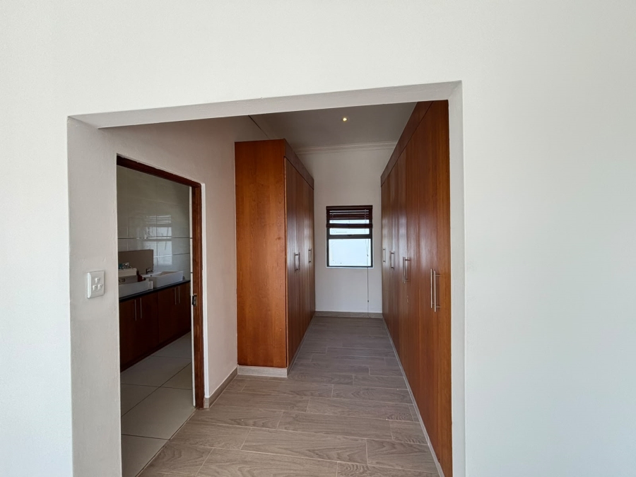 To Let 4 Bedroom Property for Rent in Greenstone Hill Gauteng