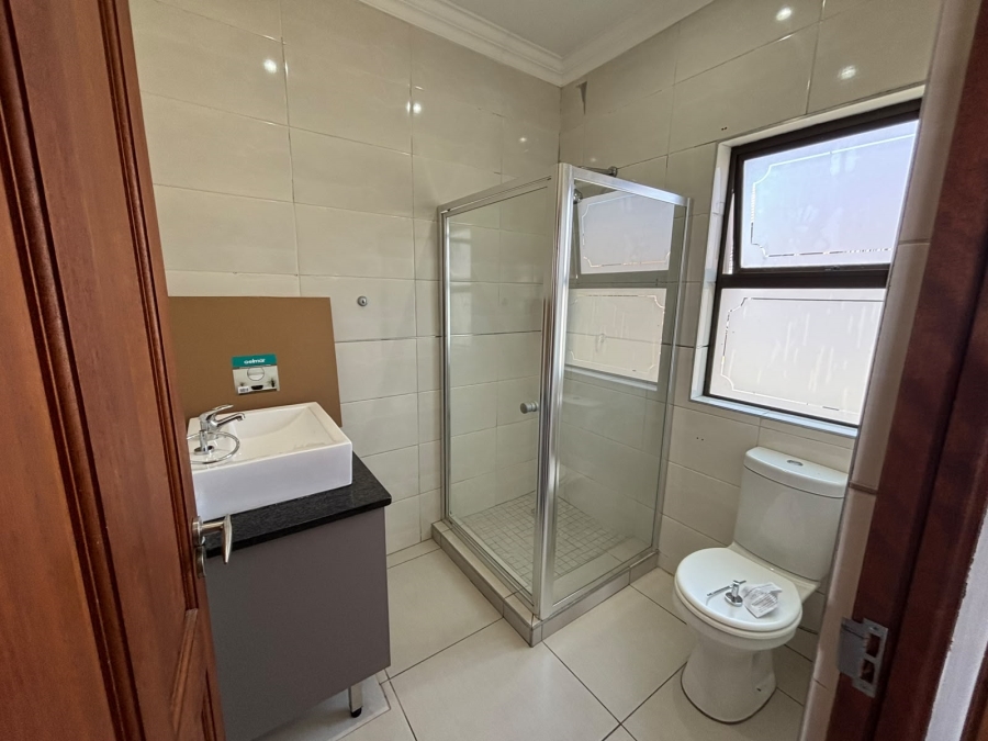 To Let 4 Bedroom Property for Rent in Greenstone Hill Gauteng