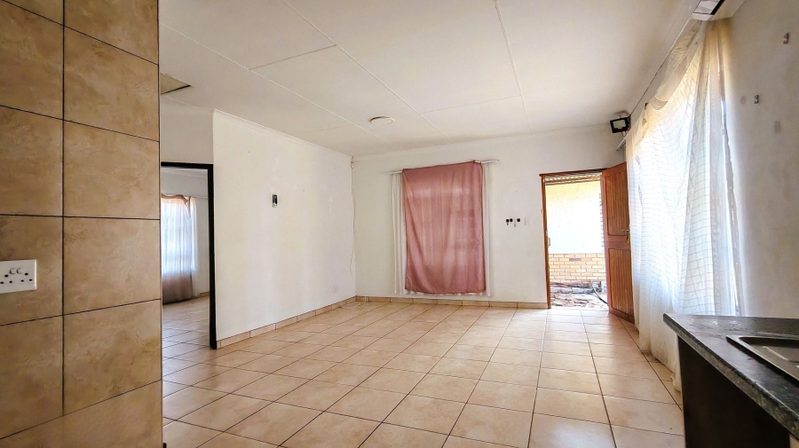 To Let 2 Bedroom Property for Rent in Rosashof Gauteng