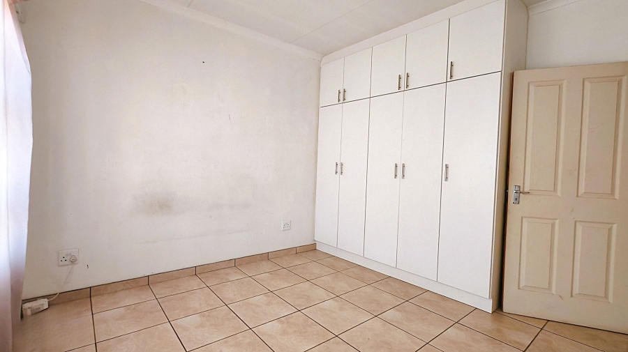 To Let 2 Bedroom Property for Rent in Rosashof Gauteng