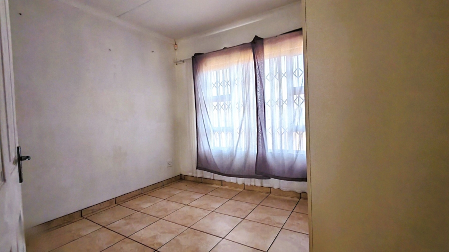 To Let 2 Bedroom Property for Rent in Rosashof Gauteng
