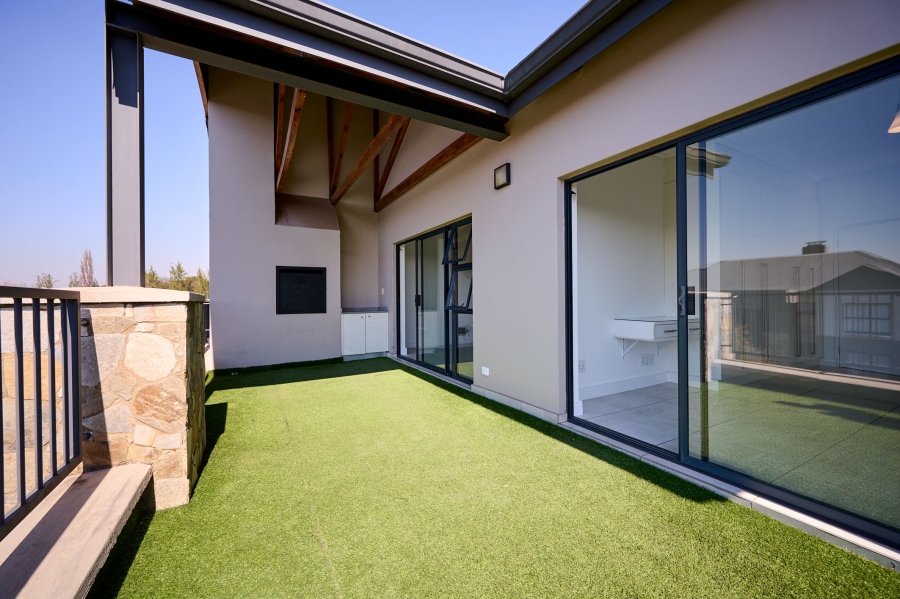 2 Bedroom Property for Sale in The Polofields Gauteng