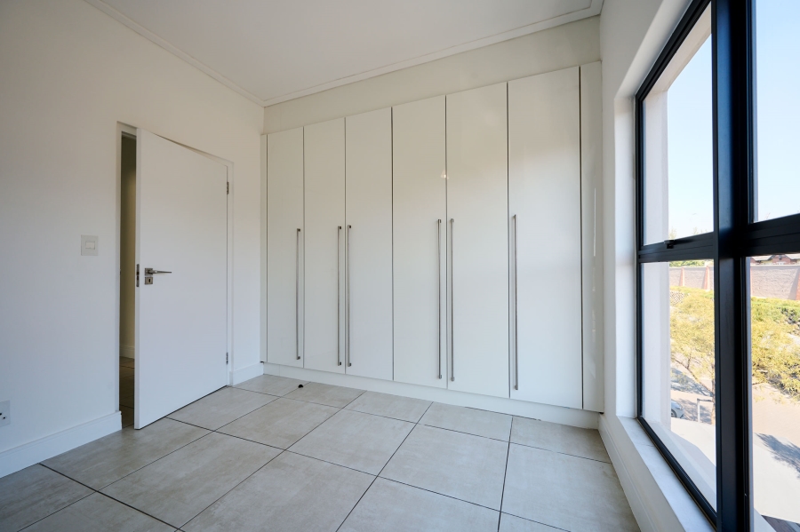 2 Bedroom Property for Sale in The Polofields Gauteng