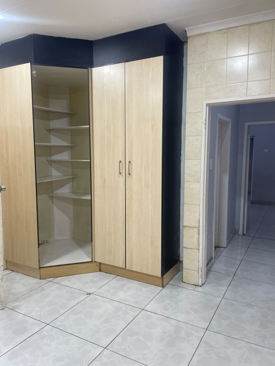 To Let 3 Bedroom Property for Rent in Mayfair Gauteng