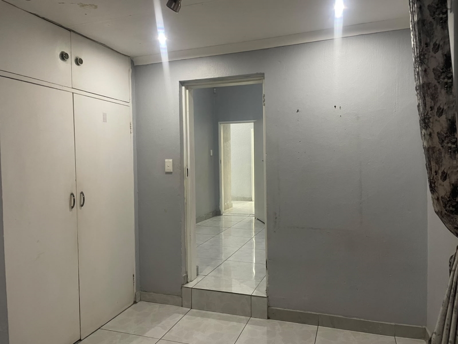 To Let 3 Bedroom Property for Rent in Mayfair Gauteng
