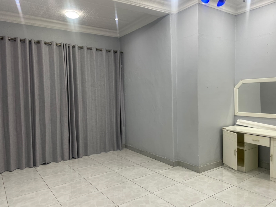 To Let 3 Bedroom Property for Rent in Mayfair Gauteng