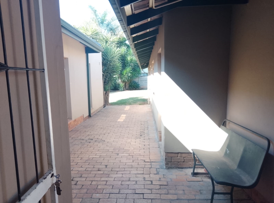 4 Bedroom Property for Sale in Selcourt Gauteng