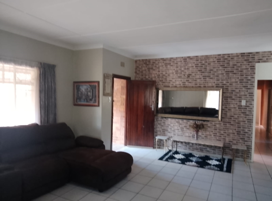 4 Bedroom Property for Sale in Selcourt Gauteng