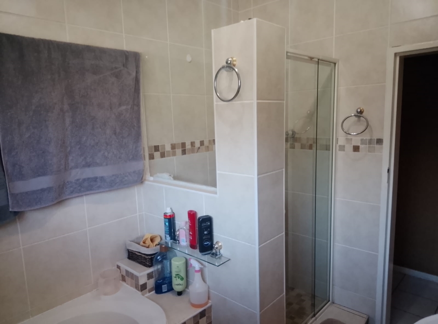 4 Bedroom Property for Sale in Selcourt Gauteng