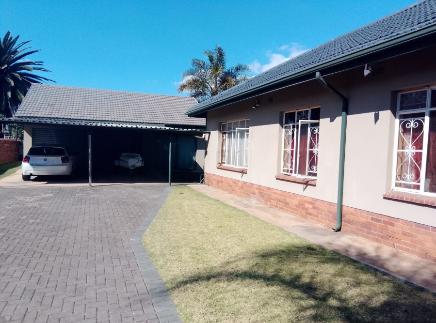 4 Bedroom Property for Sale in Selcourt Gauteng