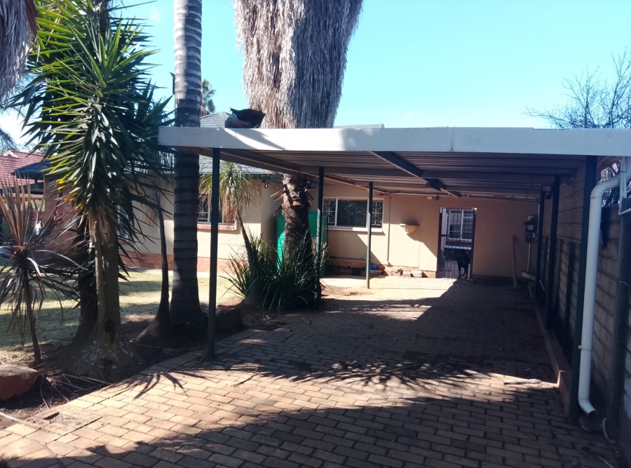 4 Bedroom Property for Sale in Selcourt Gauteng