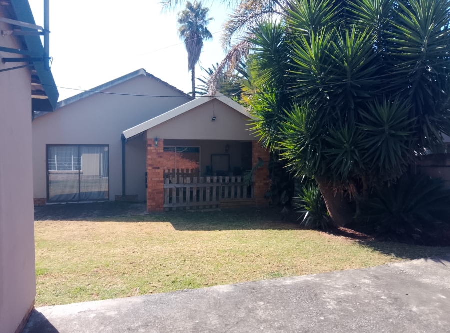4 Bedroom Property for Sale in Selcourt Gauteng