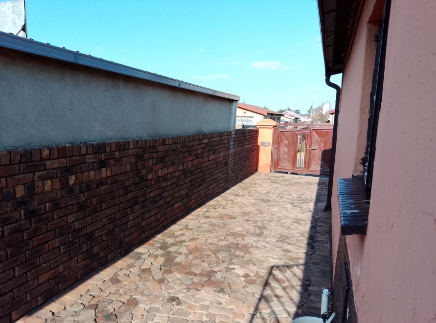 2 Bedroom Property for Sale in New Payneville Gauteng