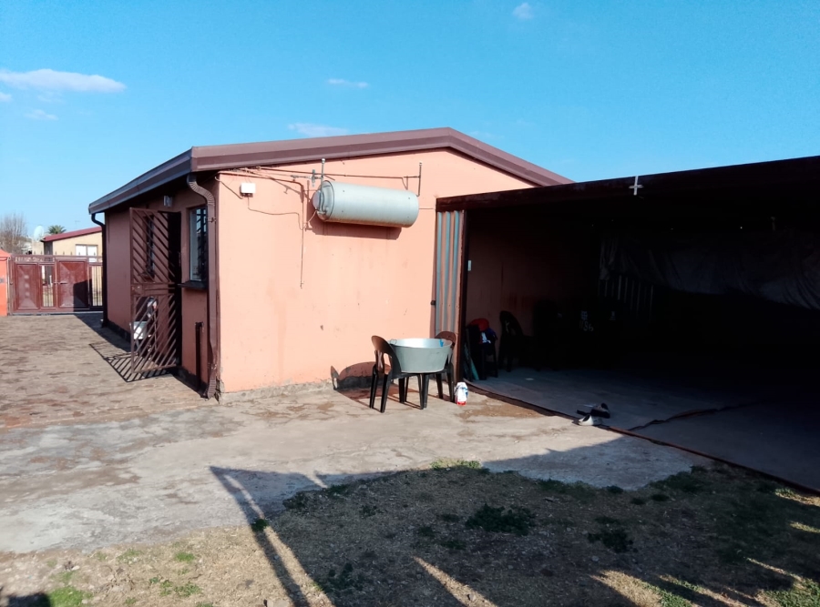 2 Bedroom Property for Sale in New Payneville Gauteng
