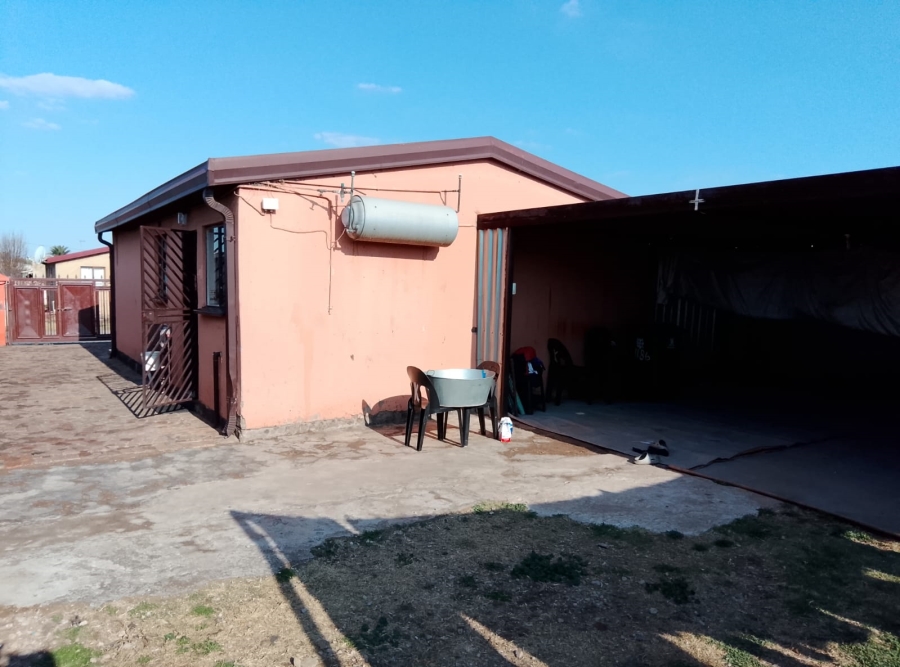 2 Bedroom Property for Sale in New Payneville Gauteng