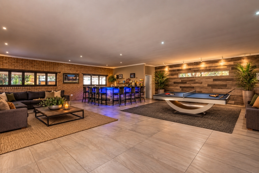 4 Bedroom Property for Sale in Hurlingham Gauteng