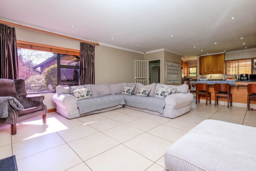 4 Bedroom Property for Sale in Hurlingham Gauteng
