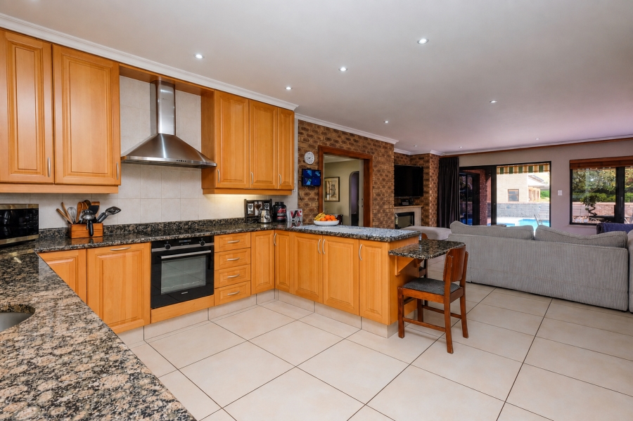 4 Bedroom Property for Sale in Hurlingham Gauteng