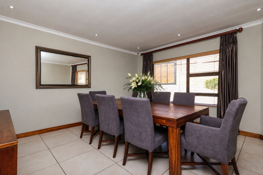 4 Bedroom Property for Sale in Hurlingham Gauteng