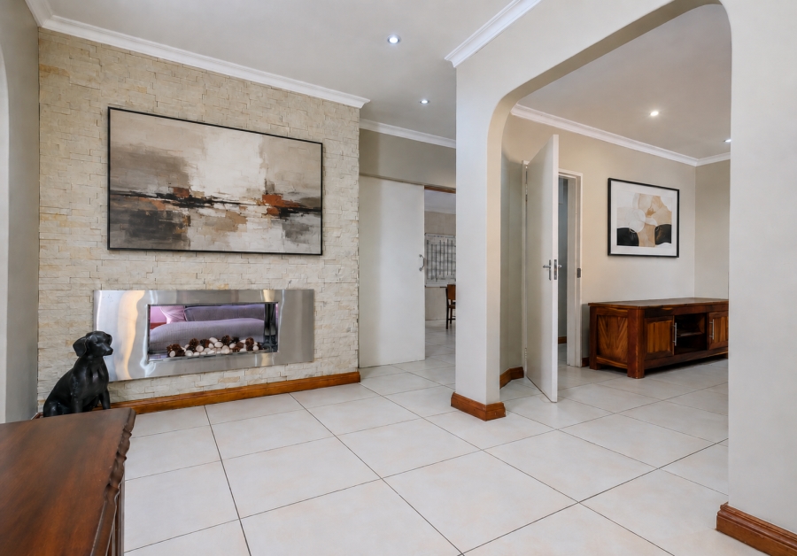 4 Bedroom Property for Sale in Hurlingham Gauteng