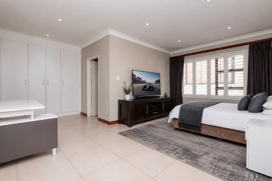 4 Bedroom Property for Sale in Hurlingham Gauteng