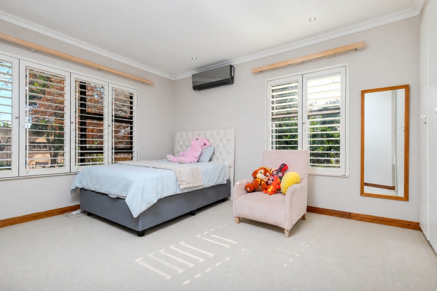 4 Bedroom Property for Sale in Hurlingham Gauteng