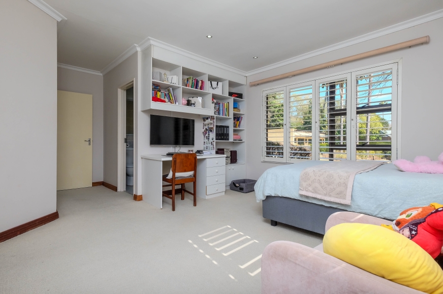 4 Bedroom Property for Sale in Hurlingham Gauteng
