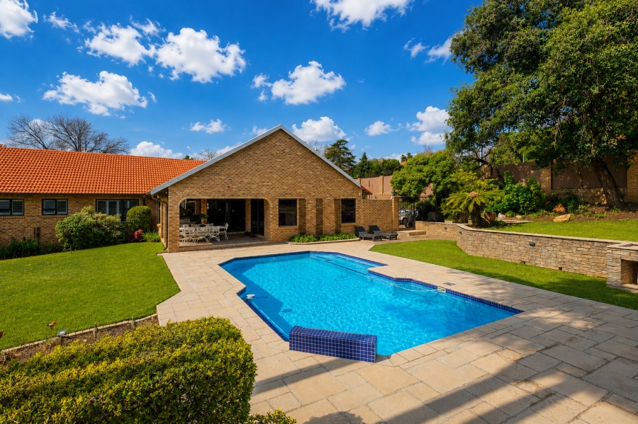 4 Bedroom Property for Sale in Hurlingham Gauteng