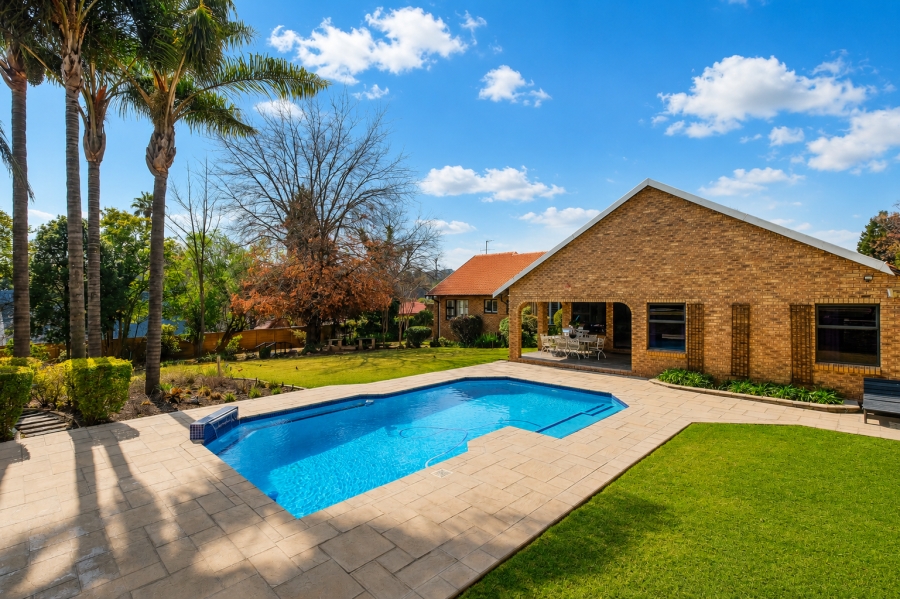 4 Bedroom Property for Sale in Hurlingham Gauteng