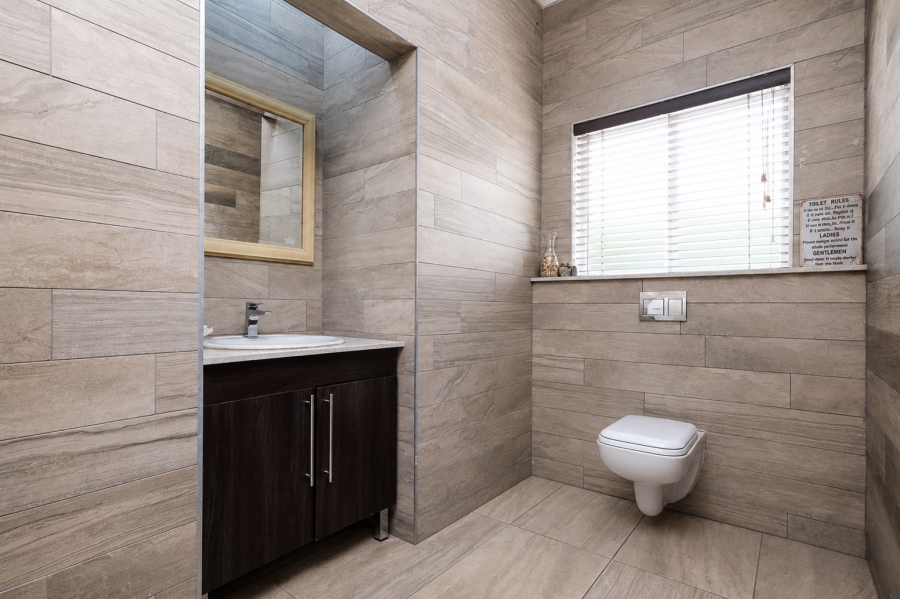 4 Bedroom Property for Sale in Hurlingham Gauteng