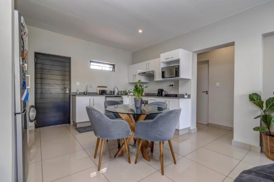 To Let 2 Bedroom Property for Rent in Bryanston Gauteng