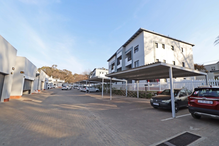 To Let 2 Bedroom Property for Rent in Bryanston Gauteng