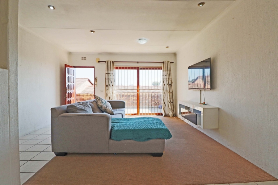 1 Bedroom Property for Sale in Edenburg Gauteng