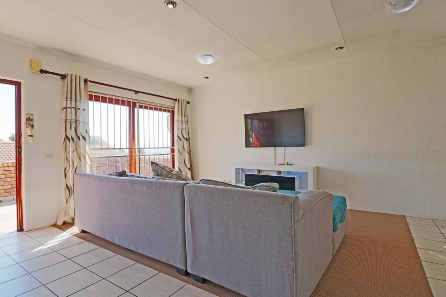 1 Bedroom Property for Sale in Edenburg Gauteng