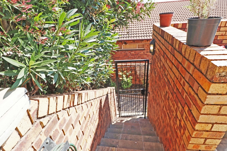 1 Bedroom Property for Sale in Edenburg Gauteng