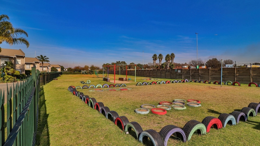 2 Bedroom Property for Sale in Ravenswood Gauteng