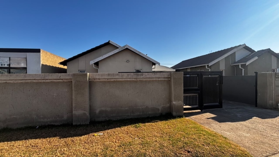 3 Bedroom Property for Sale in Windmill Park Gauteng