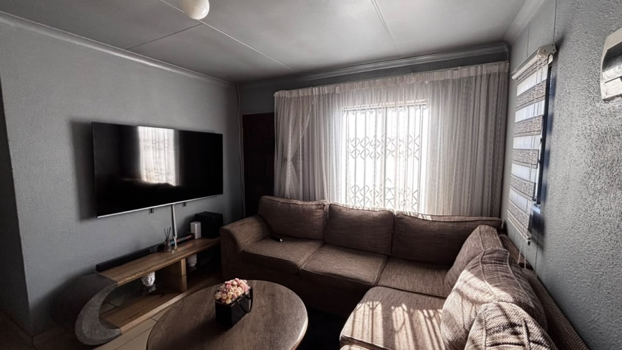 3 Bedroom Property for Sale in Windmill Park Gauteng
