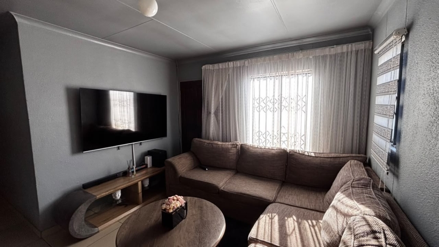 3 Bedroom Property for Sale in Windmill Park Gauteng