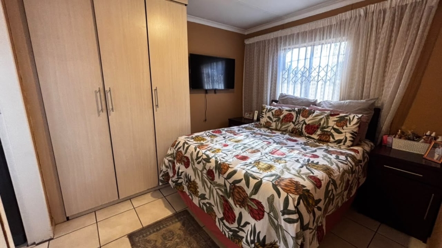 3 Bedroom Property for Sale in Windmill Park Gauteng
