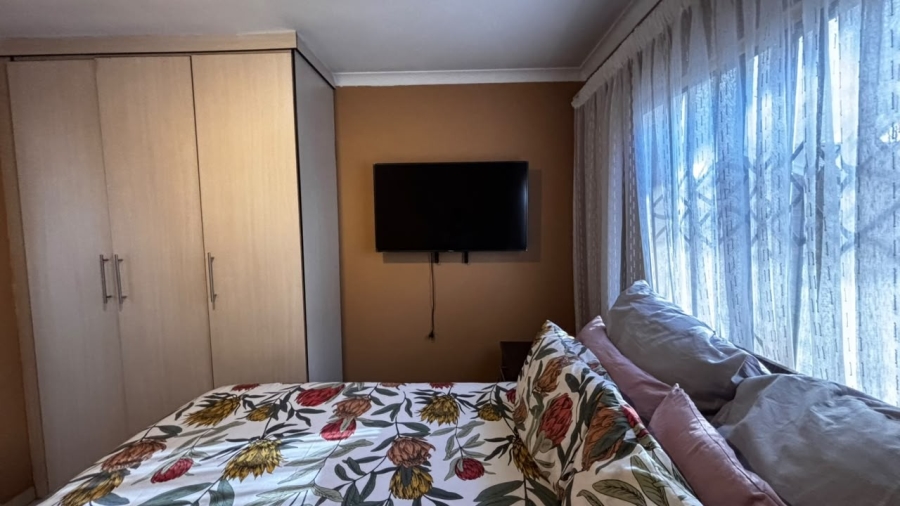 3 Bedroom Property for Sale in Windmill Park Gauteng