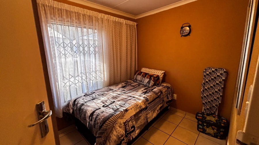 3 Bedroom Property for Sale in Windmill Park Gauteng