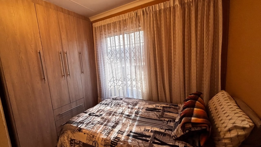 3 Bedroom Property for Sale in Windmill Park Gauteng