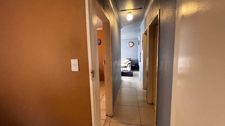 3 Bedroom Property for Sale in Windmill Park Gauteng