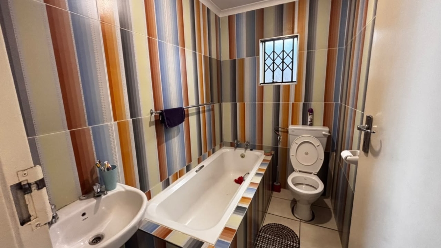 3 Bedroom Property for Sale in Windmill Park Gauteng