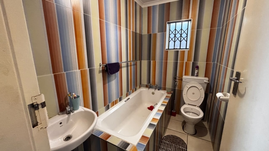 3 Bedroom Property for Sale in Windmill Park Gauteng