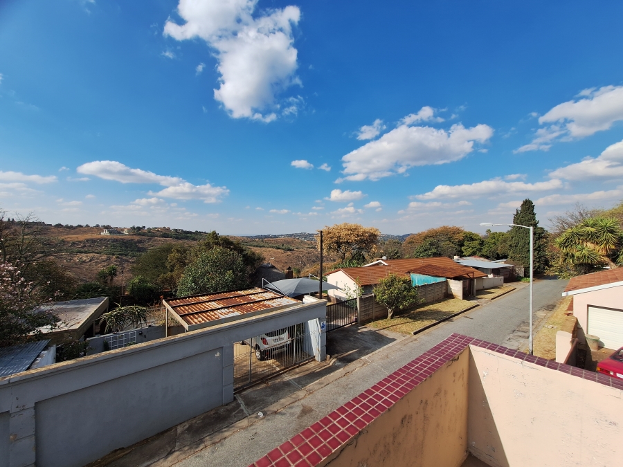 3 Bedroom Property for Sale in Kenmare Gauteng