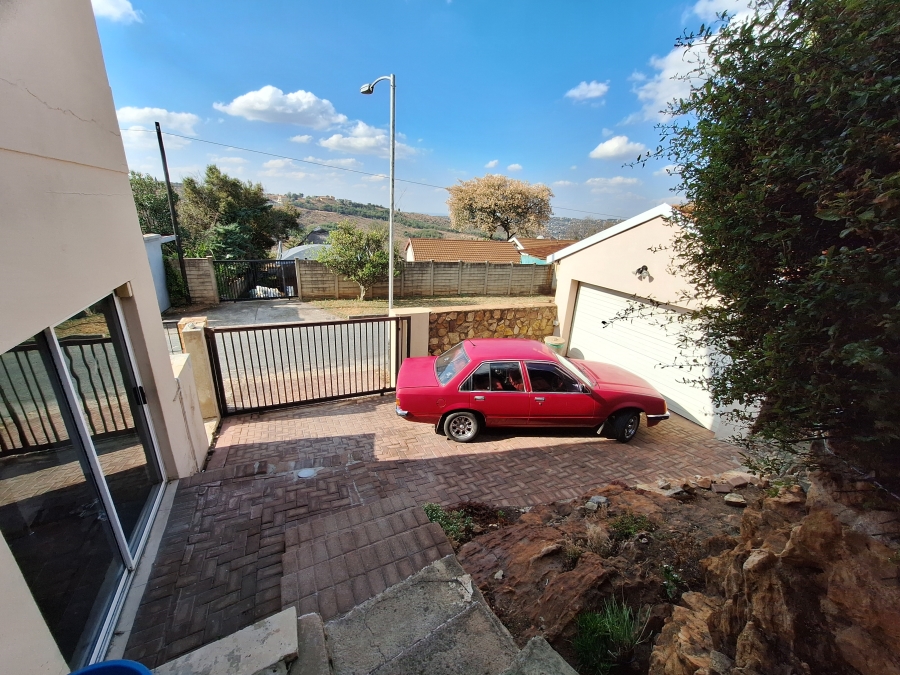 3 Bedroom Property for Sale in Kenmare Gauteng
