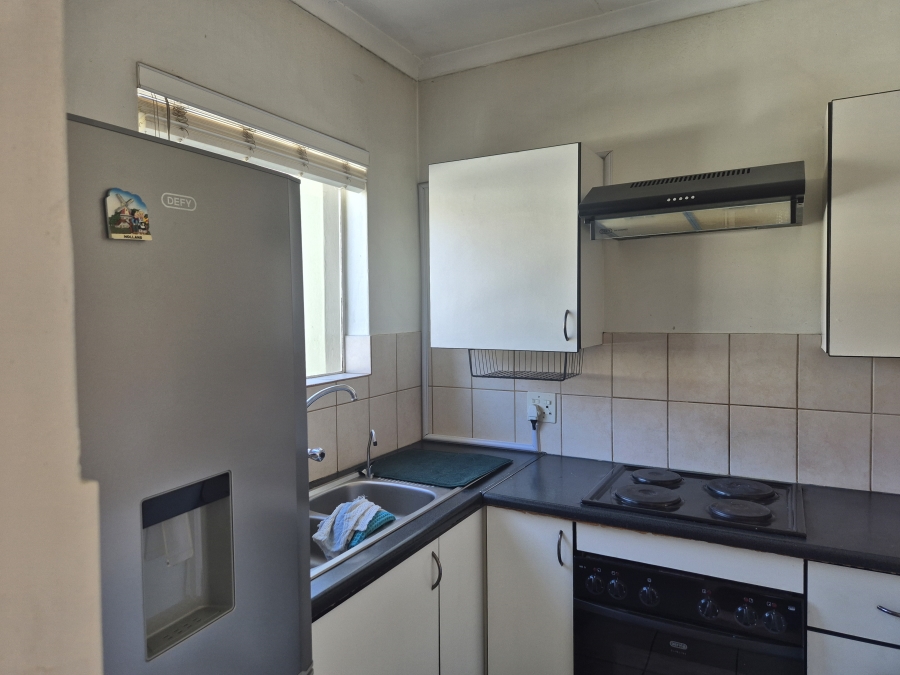 To Let 2 Bedroom Property for Rent in Linden Gauteng