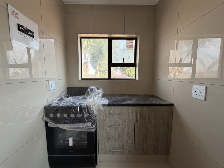 To Let 2 Bedroom Property for Rent in Erasmia Gauteng